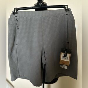 THE‎ NORTH FACE Men's Sunriser Short 7". Size S long. NWT